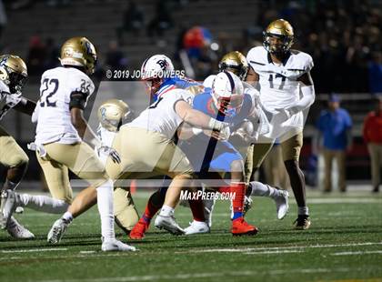 Thumbnail 2 in DeMatha vs. Our Lady of Good Counsel photogallery.