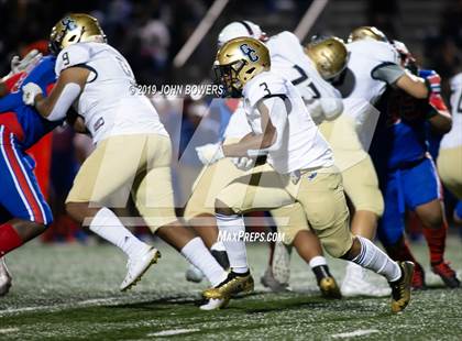 Thumbnail 3 in DeMatha vs. Our Lady of Good Counsel photogallery.