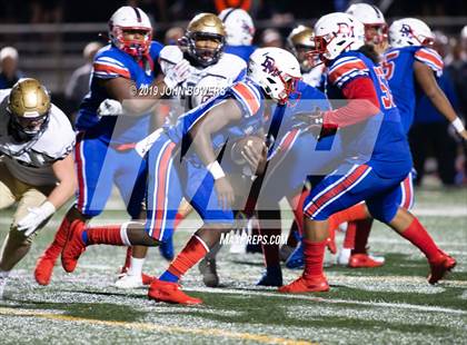 Thumbnail 1 in DeMatha vs. Our Lady of Good Counsel photogallery.