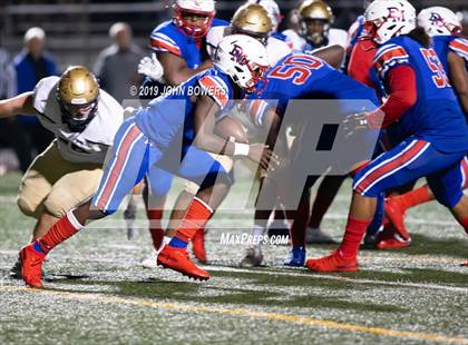 Thumbnail 2 in DeMatha vs. Our Lady of Good Counsel photogallery.
