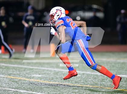 Thumbnail 2 in DeMatha vs. Our Lady of Good Counsel photogallery.
