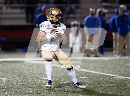 Thumbnail 2 in DeMatha vs. Our Lady of Good Counsel photogallery.