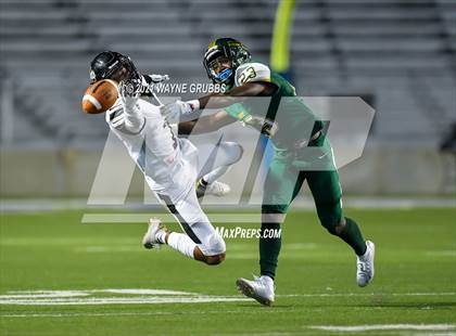 Thumbnail 3 in Leesville vs. Captain Shreve photogallery.