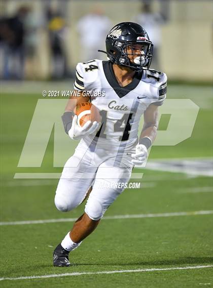 Thumbnail 2 in Leesville vs. Captain Shreve photogallery.