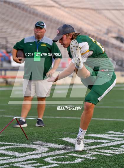 Thumbnail 2 in Leesville vs. Captain Shreve photogallery.