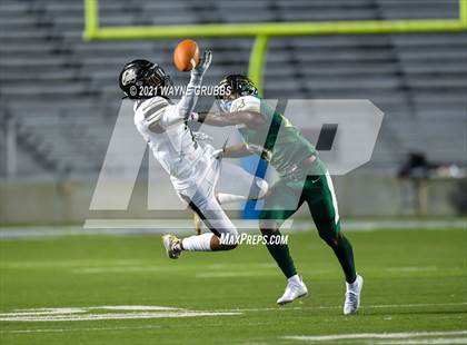 Thumbnail 2 in Leesville vs. Captain Shreve photogallery.