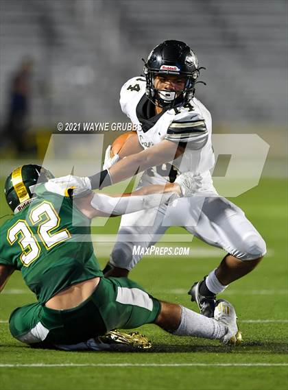 Thumbnail 3 in Leesville vs. Captain Shreve photogallery.