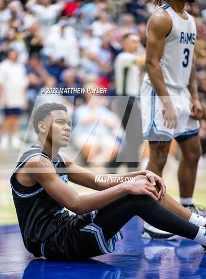 Thumbnail 1 in Cleveland vs. Panther Creek (NCHSAA 4A East Regional Final) photogallery.