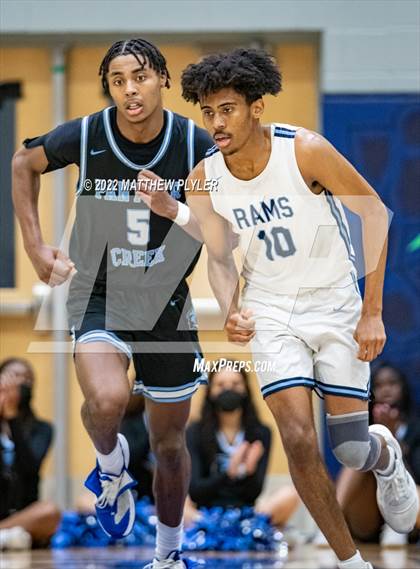 Thumbnail 2 in Cleveland vs. Panther Creek (NCHSAA 4A East Regional Final) photogallery.