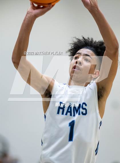 Thumbnail 1 in Cleveland vs. Panther Creek (NCHSAA 4A East Regional Final) photogallery.