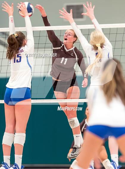 Thumbnail 2 in Saint Francis vs. St. Ignatius (CIF CCS Open Div. Semifinal) photogallery.