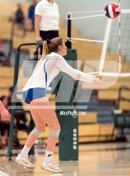 Thumbnail 2 in Saint Francis vs. St. Ignatius (CIF CCS Open Div. Semifinal) photogallery.
