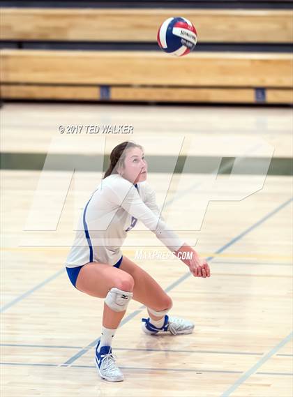 Thumbnail 1 in Saint Francis vs. St. Ignatius (CIF CCS Open Div. Semifinal) photogallery.