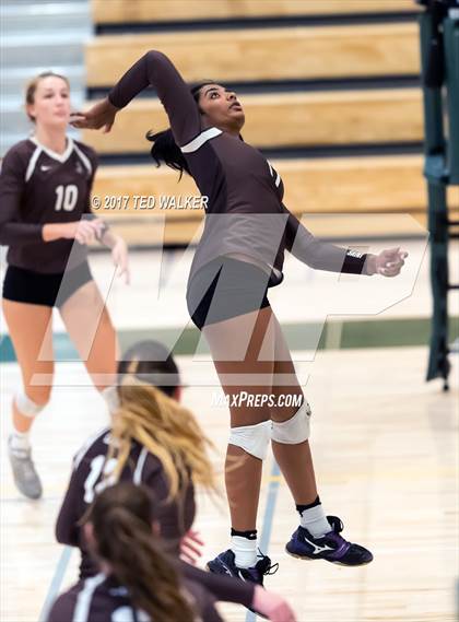 Thumbnail 1 in Saint Francis vs. St. Ignatius (CIF CCS Open Div. Semifinal) photogallery.