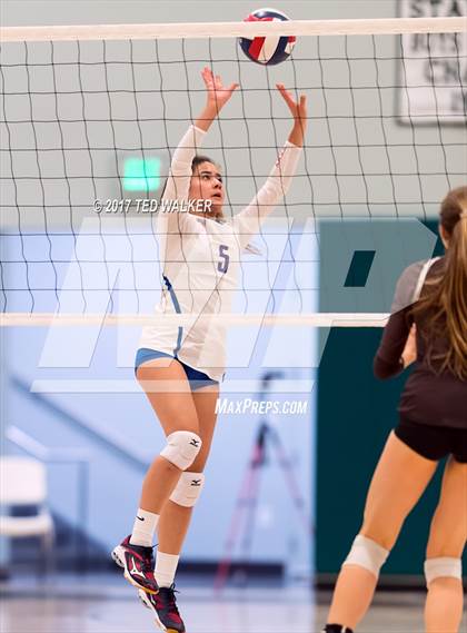 Thumbnail 2 in Saint Francis vs. St. Ignatius (CIF CCS Open Div. Semifinal) photogallery.
