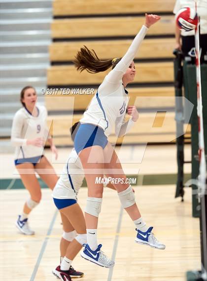 Thumbnail 3 in Saint Francis vs. St. Ignatius (CIF CCS Open Div. Semifinal) photogallery.