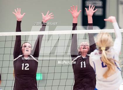 Thumbnail 3 in Saint Francis vs. St. Ignatius (CIF CCS Open Div. Semifinal) photogallery.