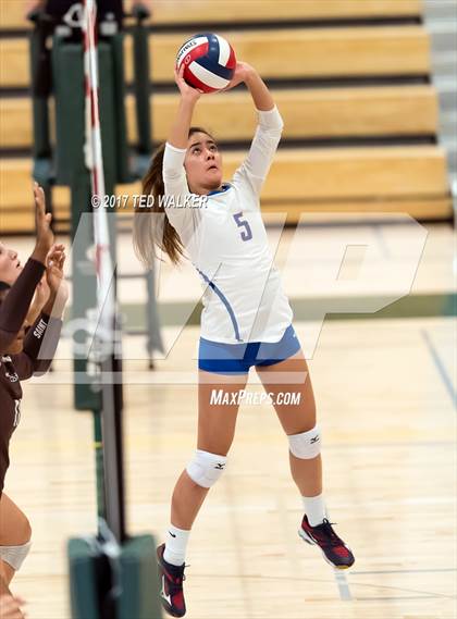 Thumbnail 3 in Saint Francis vs. St. Ignatius (CIF CCS Open Div. Semifinal) photogallery.