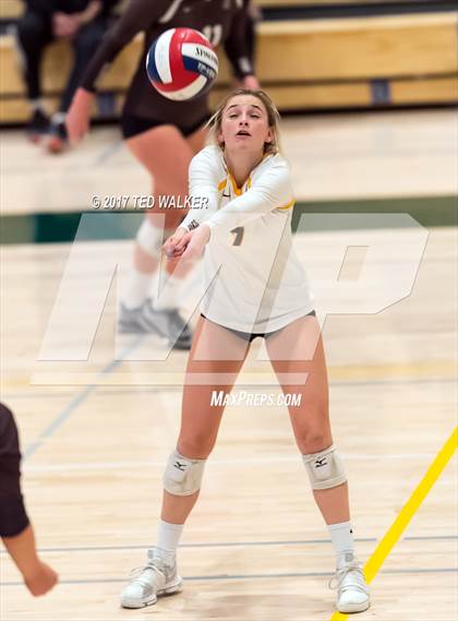 Thumbnail 3 in Saint Francis vs. St. Ignatius (CIF CCS Open Div. Semifinal) photogallery.