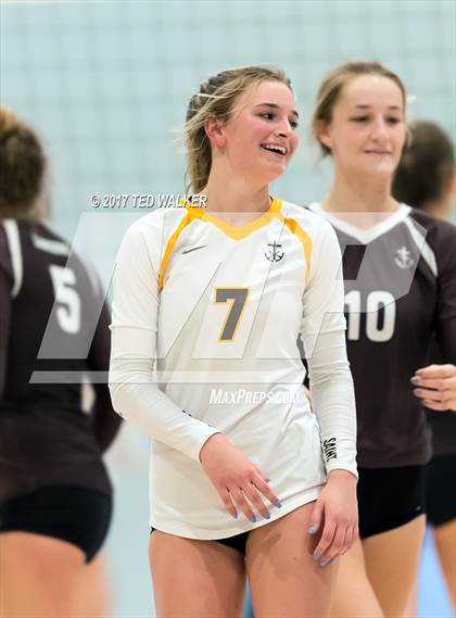 Thumbnail 1 in Saint Francis vs. St. Ignatius (CIF CCS Open Div. Semifinal) photogallery.