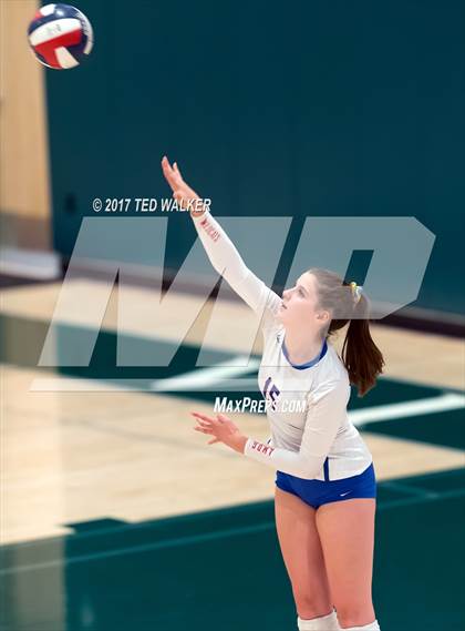 Thumbnail 3 in Saint Francis vs. St. Ignatius (CIF CCS Open Div. Semifinal) photogallery.