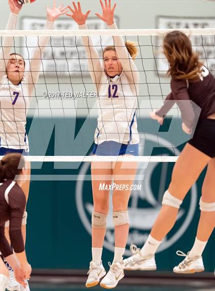Thumbnail 2 in Saint Francis vs. St. Ignatius (CIF CCS Open Div. Semifinal) photogallery.