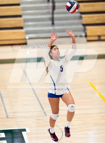 Thumbnail 2 in Saint Francis vs. St. Ignatius (CIF CCS Open Div. Semifinal) photogallery.
