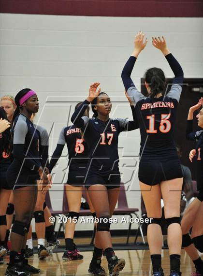 Thumbnail 3 in Seven Lakes vs. Cinco Ranch (NIKE Volleyball Classic) photogallery.