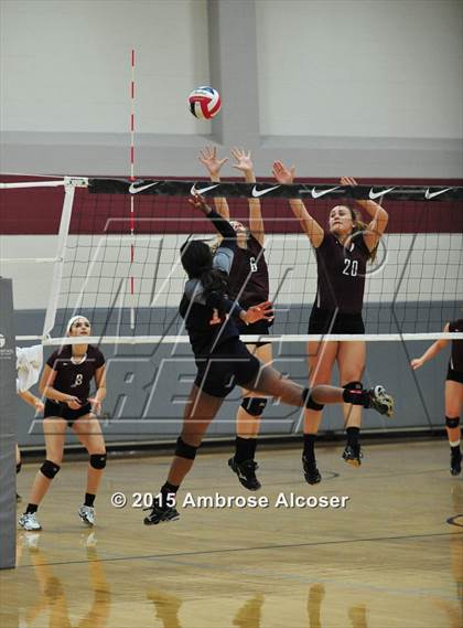 Thumbnail 3 in Seven Lakes vs. Cinco Ranch (NIKE Volleyball Classic) photogallery.
