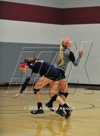 Thumbnail 1 in Seven Lakes vs. Cinco Ranch (NIKE Volleyball Classic) photogallery.