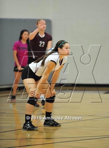 Thumbnail 1 in Seven Lakes vs. Cinco Ranch (NIKE Volleyball Classic) photogallery.