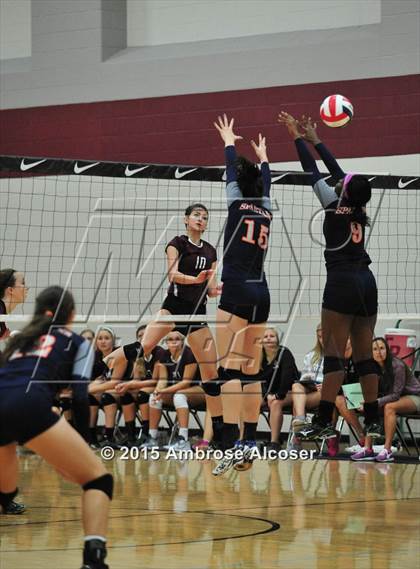 Thumbnail 3 in Seven Lakes vs. Cinco Ranch (NIKE Volleyball Classic) photogallery.