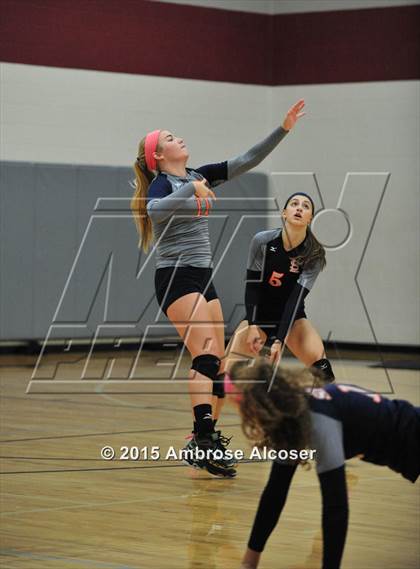 Thumbnail 3 in Seven Lakes vs. Cinco Ranch (NIKE Volleyball Classic) photogallery.