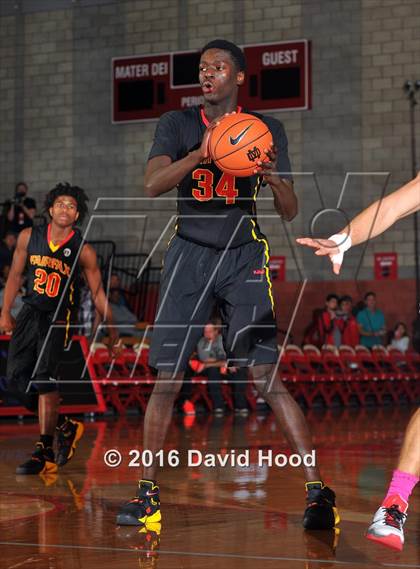 Thumbnail 1 in Los Alamitos vs. Fairfax (Nike Extravaganza) photogallery.