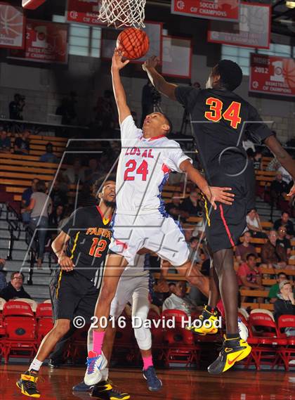 Thumbnail 2 in Los Alamitos vs. Fairfax (Nike Extravaganza) photogallery.