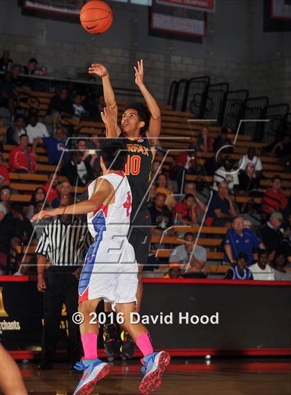 Thumbnail 3 in Los Alamitos vs. Fairfax (Nike Extravaganza) photogallery.