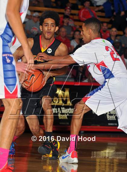 Thumbnail 3 in Los Alamitos vs. Fairfax (Nike Extravaganza) photogallery.