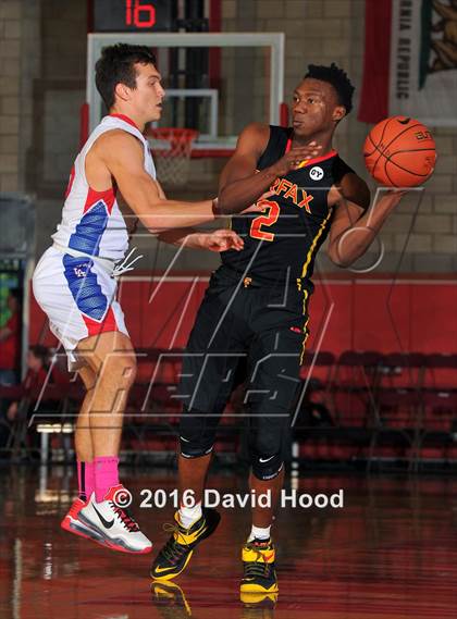Thumbnail 3 in Los Alamitos vs. Fairfax (Nike Extravaganza) photogallery.