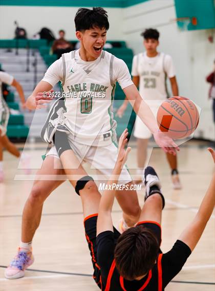 Thumbnail 2 in Lincoln vs Eagle Rock photogallery.