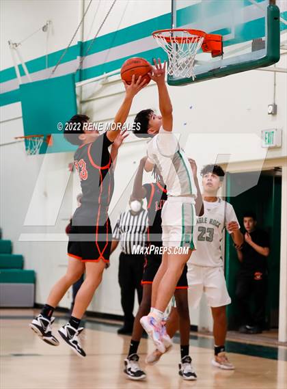 Thumbnail 2 in Lincoln vs Eagle Rock photogallery.