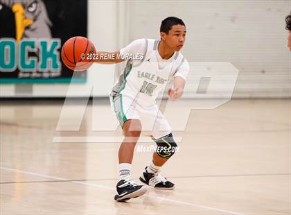 Thumbnail 2 in Lincoln vs Eagle Rock photogallery.