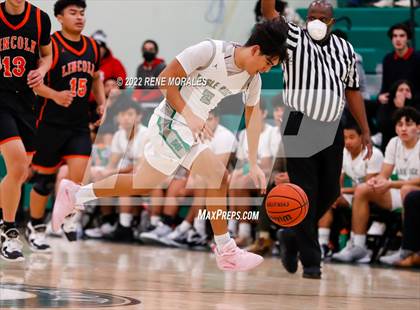 Thumbnail 1 in Lincoln vs Eagle Rock photogallery.