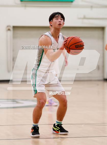 Thumbnail 2 in Lincoln vs Eagle Rock photogallery.