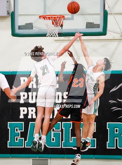 Thumbnail 3 in Lincoln vs Eagle Rock photogallery.