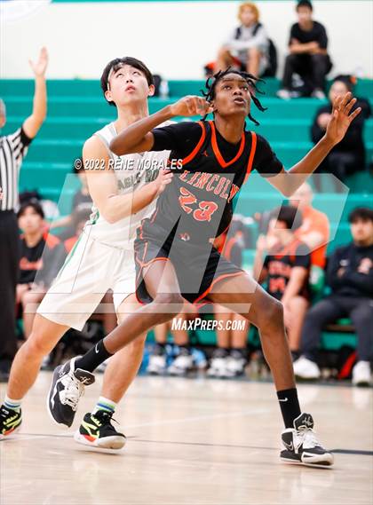 Thumbnail 2 in Lincoln vs Eagle Rock photogallery.
