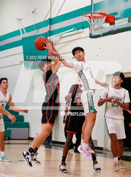 Thumbnail 3 in Lincoln vs Eagle Rock photogallery.