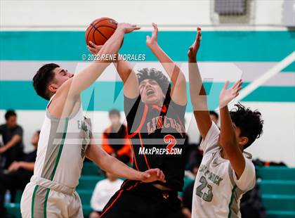 Thumbnail 3 in Lincoln vs Eagle Rock photogallery.