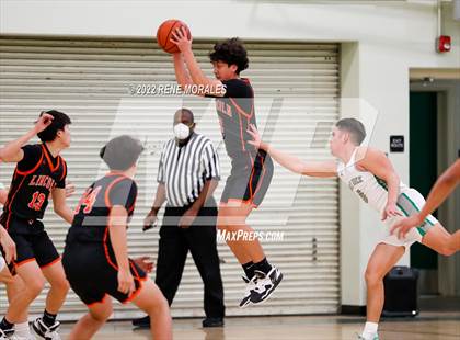 Thumbnail 1 in Lincoln vs Eagle Rock photogallery.