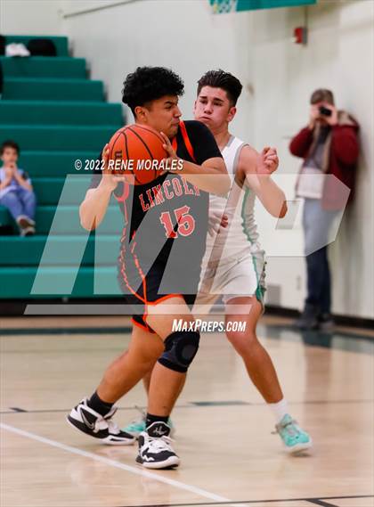 Thumbnail 3 in Lincoln vs Eagle Rock photogallery.