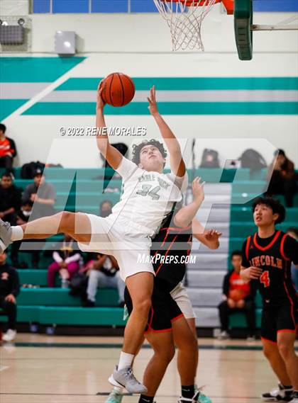 Thumbnail 1 in Lincoln vs Eagle Rock photogallery.